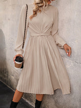 Long Sleeves Loose Pleated Solid Color Split-Joint Tied Waist Round-Neck Midi Dresses