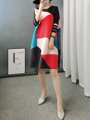 Loose Three-Quarter Sleeves Color-Block Contrast Color Pleated Round-Neck Mini Dresses