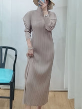 Original Creation Loose Long Sleeves Pleated Solid Color High-Neck Midi Dresses