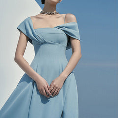 outfit Niche 2025 Elegant Slim-Fit Irregular Shoulder Strap Dress Haze Blue Oblique Shoulder Dress 1142