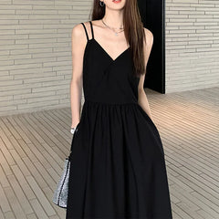 Black V-neck Suspender Skirt Dress Women's New Senior Sense Temperament Closed Waist Long Skirt Design Sense Skirt 2024 Spring