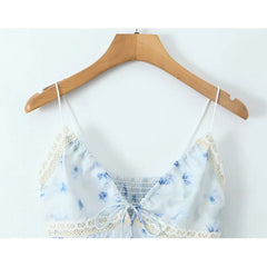 A Walk In The Clouds // Top