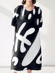 Pleated Print Half Sleeves Loose Round-neck Midi Dresses