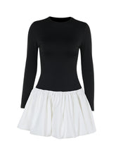 Long Sleeves Skinny Contrast Color Pleated Split-Joint Round-Neck Mini Dresses