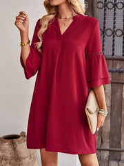 Loose Short Sleeves Falbala Solid Color V-Neck Mini Dresses