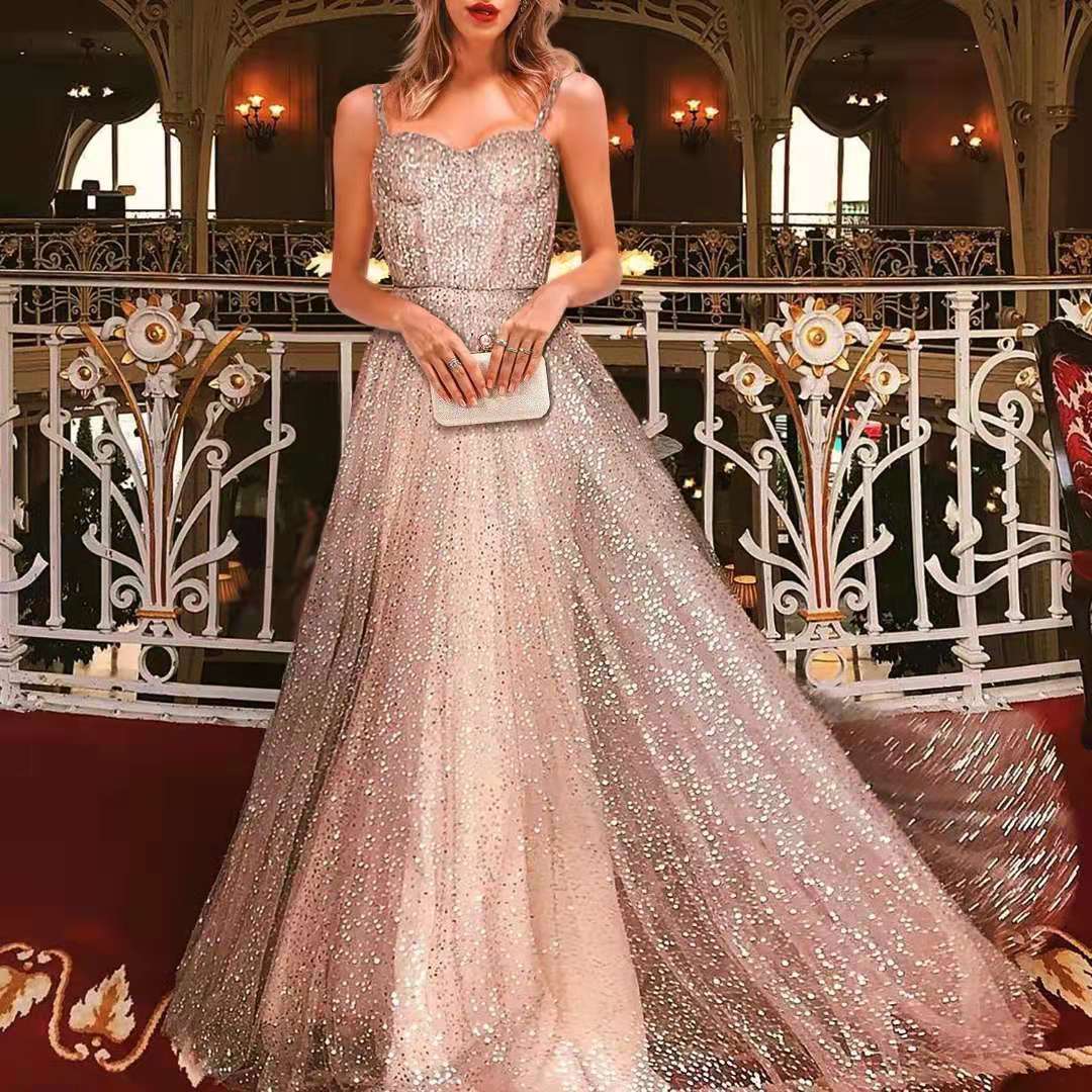 Kleid zum Beeindrucken von Codes 2025 Sommer Neue Damen Sexy Sling-Kleid Ärmelloses Mesh Gold Brautkleid Großer Swing-Rock