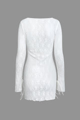 Minikleid mit Rundhalsausschnitt und langen Ärmeln aus Spitze 