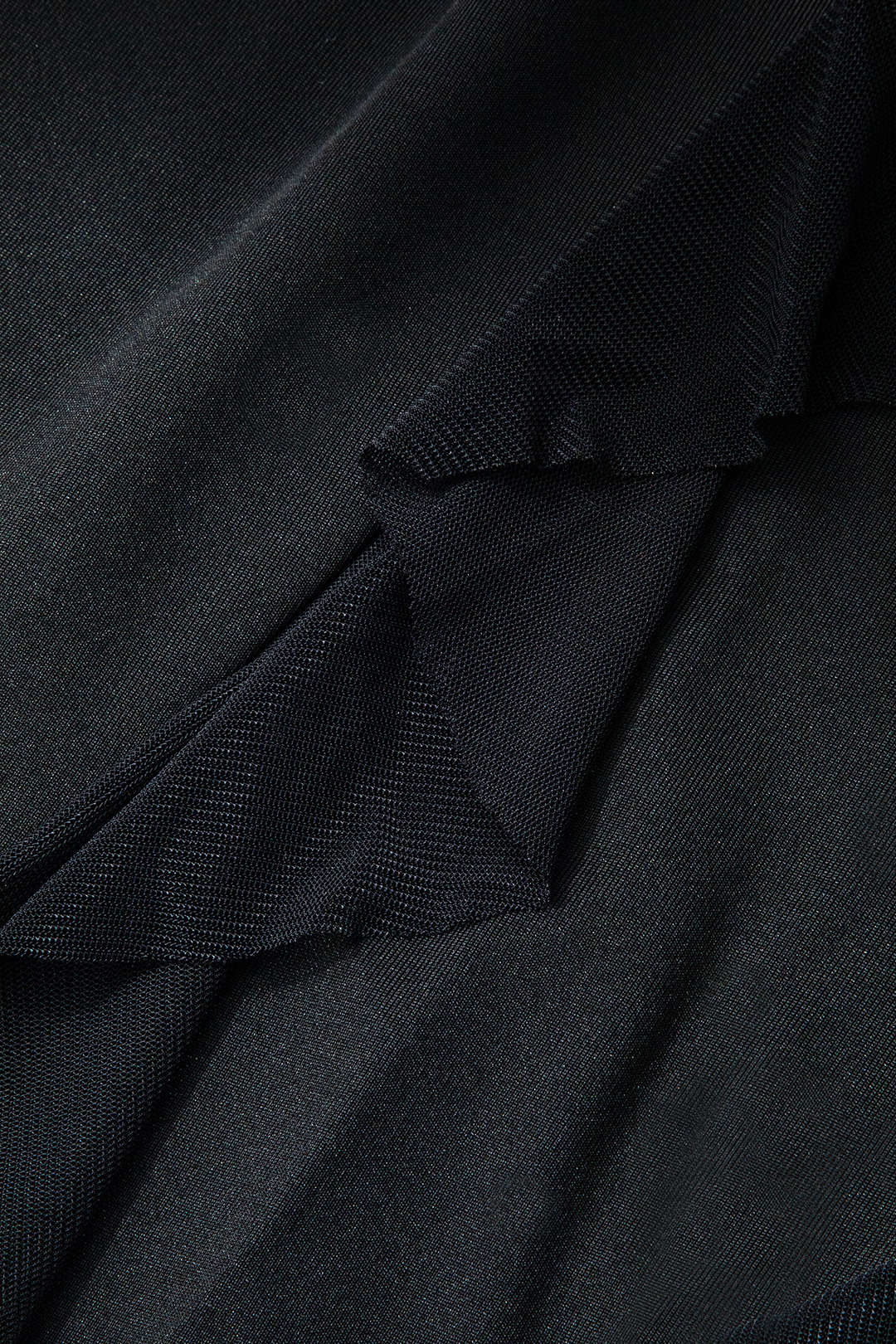 Trägerloses Maxikleid mit Rüschen 