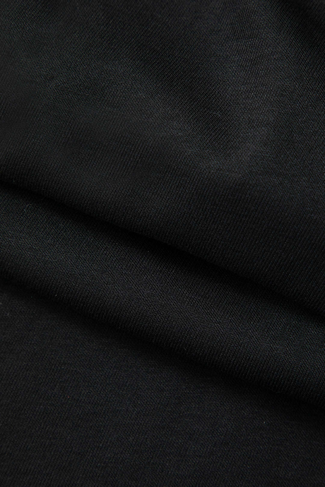 Schulterfreies Maxikleid mit Schlitz und Rüschenbesatz 