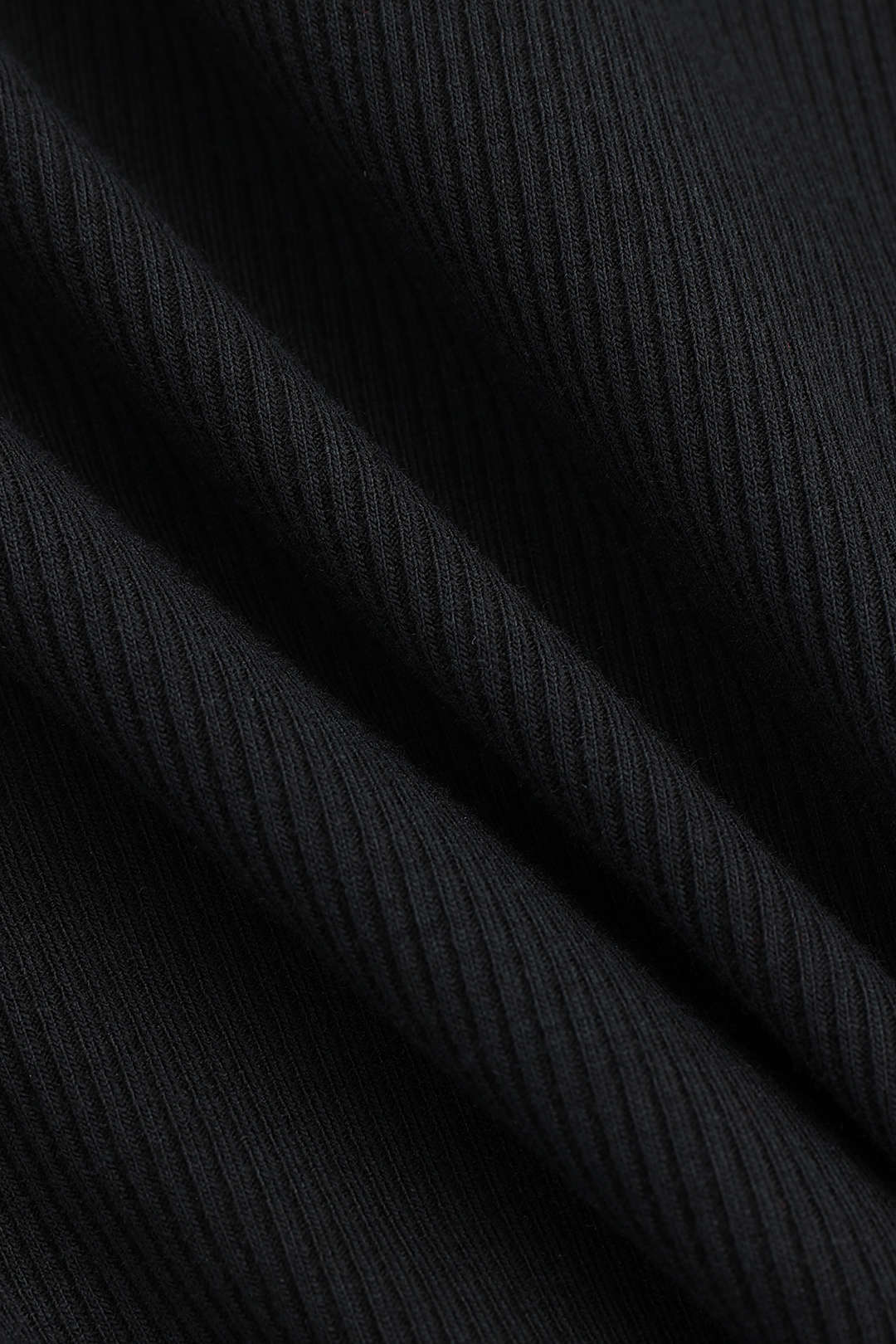 Einfarbiges Maxikleid mit geripptem Kragen, kurzen Ärmeln und Knopfleiste 