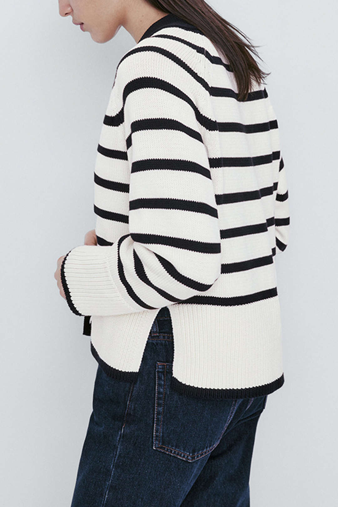 Contrast Stripe V-neck Knit Cardigan