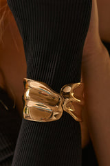 Armband mit unregelmäßigem konkaven und konvexen Plissee-Design 