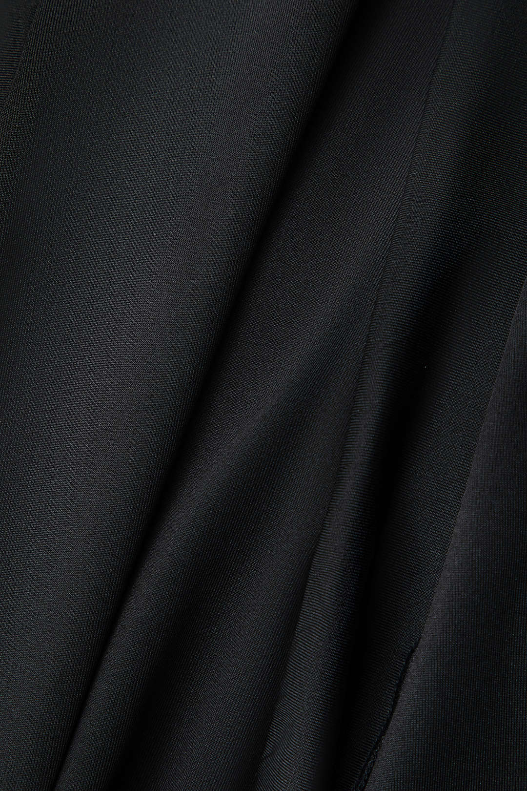 Minikleid mit Rüschen und V-Ausschnitt und langen Ärmeln 