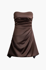 Trägerloses Minikleid aus Satin mit gerüschter Vorderseite 