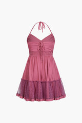 Minikleid mit Rüschen und Spitzenbesatz 