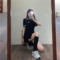 Revers T-Shirt Einteiliges Kleid Für Frau 2022 Sommer Polo Kragen Schwarze Kleider KPOP Sexy Rock Koreanische Bär Stickerei Engen Kleid