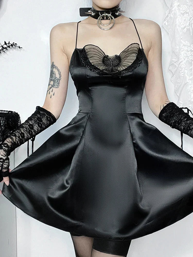 Neckholder Schmetterling Cocktail Party Satin A-Linie Mini Sexy Trägerlos Rückenfrei Wasserfallausschnitt Seidiges Kleid