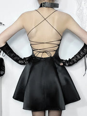 Neckholder Schmetterling Cocktail Party Satin A-Linie Mini Sexy Trägerlos Rückenfrei Wasserfallausschnitt Seidiges Kleid