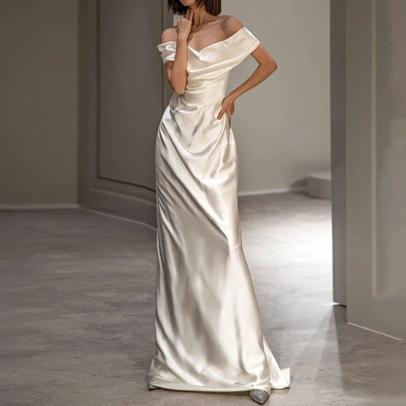 Kleiden Sie sich, um ein göttliches Wesen zu beeindrucken. Weißes, schulterfreies, leichtes Brautkleid im französischen Stil, Morgenkleid aus Satin, Brautkleid für Hochzeit, Willkommensgarn, Bankett, Abendkleid
