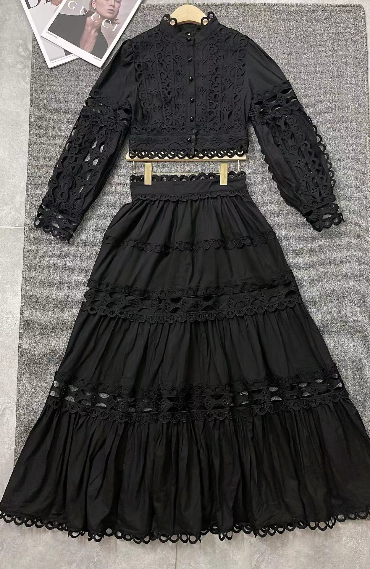 Kirchenoutfit 2024 Stil Frühling Neue elegante Mode Hohl Einreihiges Oberteil + Rockanzug