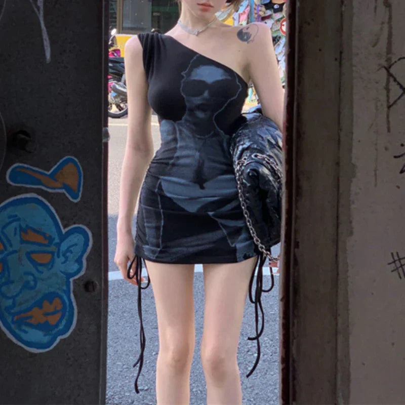 2024 Frühjahr neuer koreanischer hohler durchsichtiger Mesh-A-Linienrock für Damen + spitzes, gefaltetes, sexy Kleid mit Charakterdruck, zweiteiliger Anzug