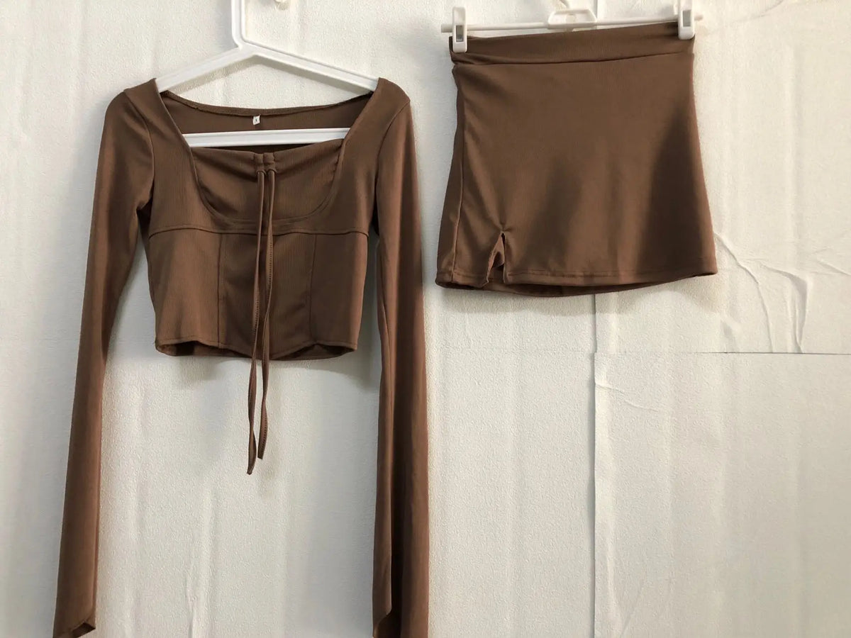 Mode Sexy Unregelmäßigen Geraffte Slim Fit Langarm Tops Frauen + Y2k Hohe Taille Bodycon Röcke 2024 Sommer Neue Zwei stück Sets