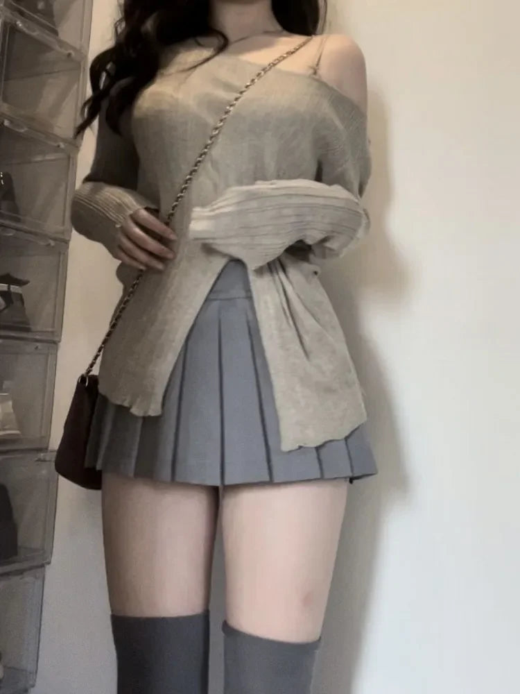 Koreanischer einfacher schulterfreier Slim Fit-Strickpullover + Y2k E-Girl-Röcke mit hoher Taille und gerafften Zweiteilern im Herbst 2024
