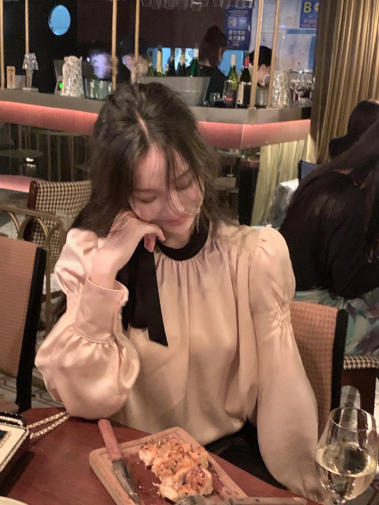 Koreanische Satin Langarm Bogen Top Röcke 2 Stück Set für Frauen Neue Herbst Mode Elegante Abend Party Weibliche Kleidung Anzüge