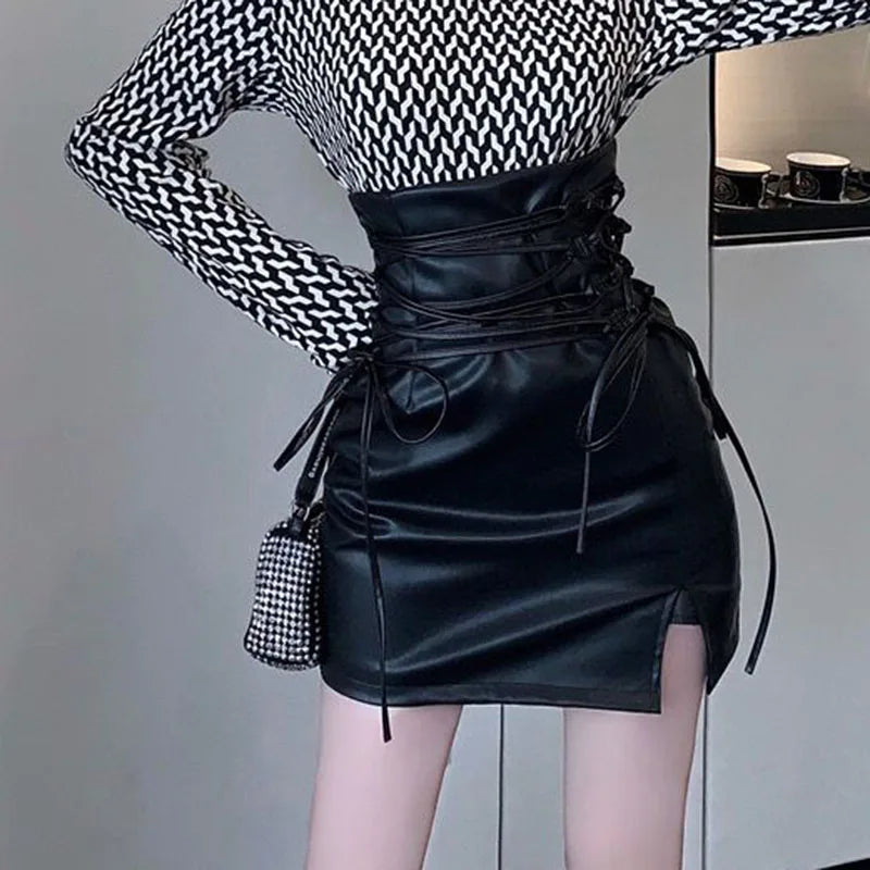 Schwarze Leder-Miniröcke für Damen, Gothic, hohe Taille, schmale Passform, Bleistiftrock mit Schnürung, weiblicher sexy Club-Reißverschluss auf der Rückseite, geteilter Hüftrock