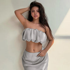 Ein-Schulter-Träger Crop Top Schlank Rock Anzug Für Frauen Sexy Satin Top Solide Langen Rock Weibliche Party Sommer Zwei Stücke Set
