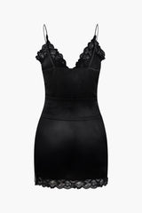 Camisole-Minikleid mit Spitzenschnürung vorne und V-Ausschnitt