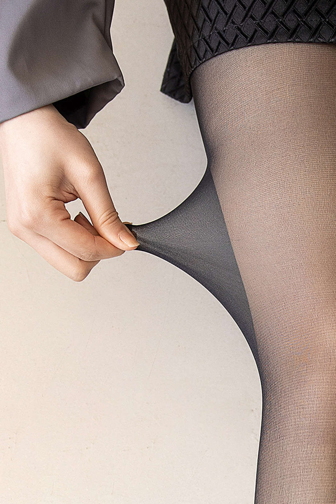 Transparente Strumpfhose mit Patches 