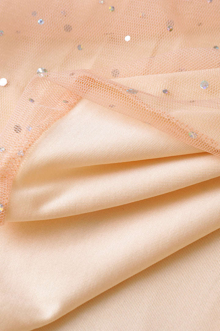 Minikleid aus Netzstoff mit Pailletten und Rüschen 