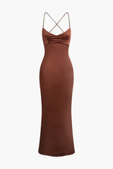 Rückenfreies Maxikleid aus Satin mit Schleife 